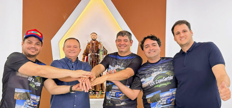 Guilherme Paz participa de entrega de obras em São João dos Patos